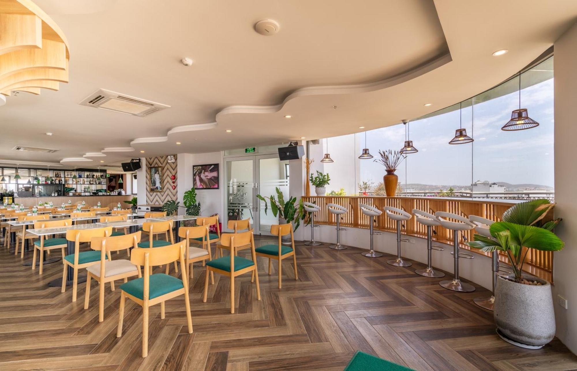 The Palms Hotel By Hmg Фан Тиет Екстериор снимка