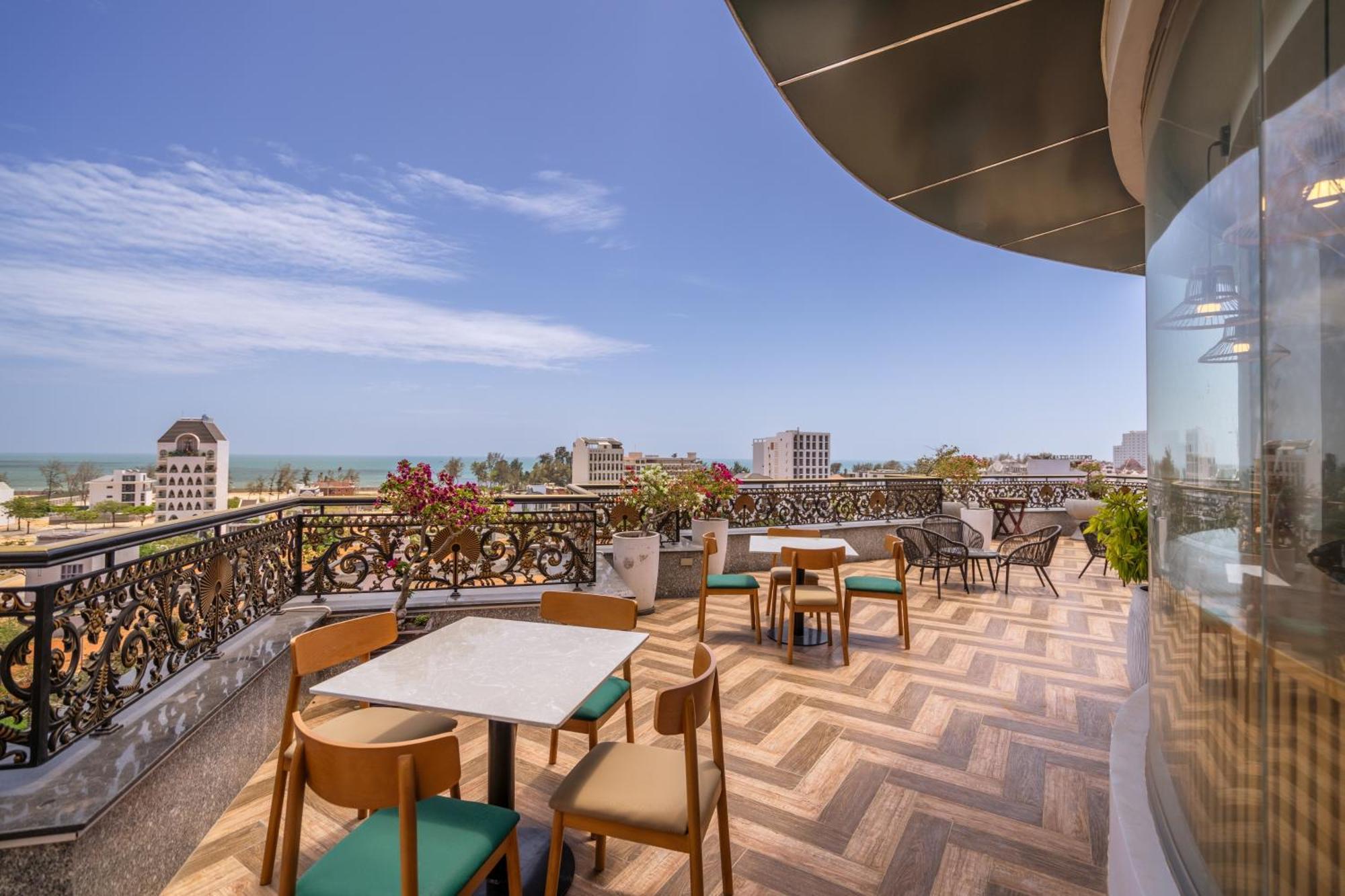 The Palms Hotel By Hmg Фан Тиет Екстериор снимка